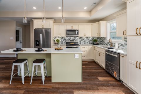 Tiny photo for 1200 S Vicksburg Street, Marion, IL 62959 (MLS # 12565653)