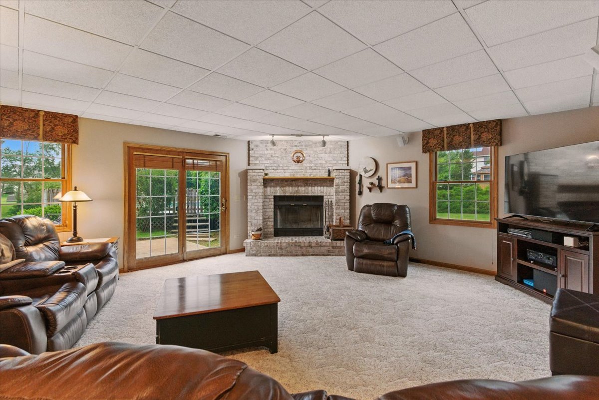 2411 S Hidden Trail