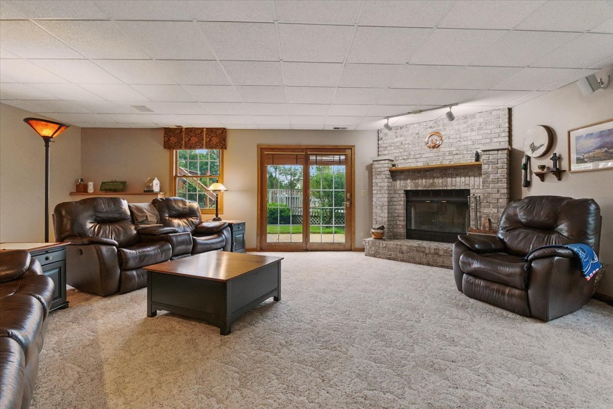 2411 S Hidden Trail
