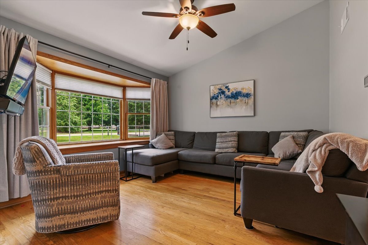 2411 S Hidden Trail