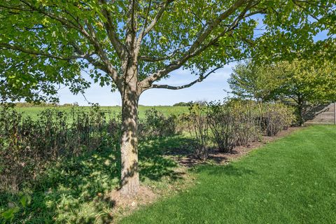 Tiny photo for 811 Tiffany Farms Road, Antioch, IL 60002 (MLS # 12486565)