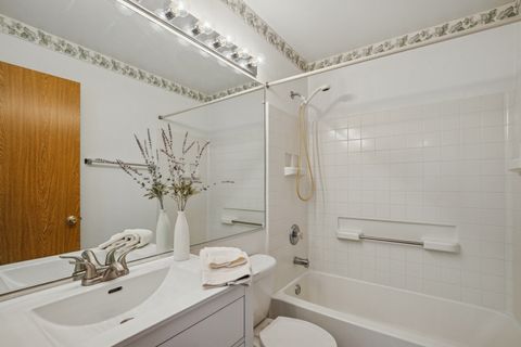 Tiny photo for 811 Tiffany Farms Road, Antioch, IL 60002 (MLS # 12486565)