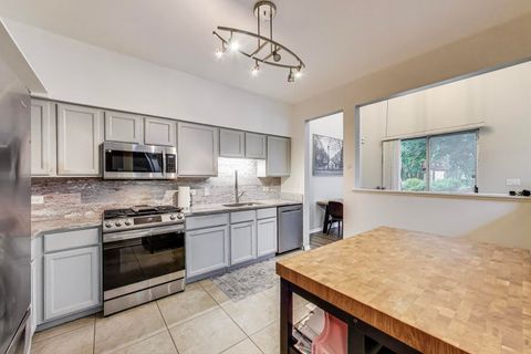 Tiny photo for 1996 Blackberry Lane, Hoffman Estates, IL 60169 (MLS # 12425508)