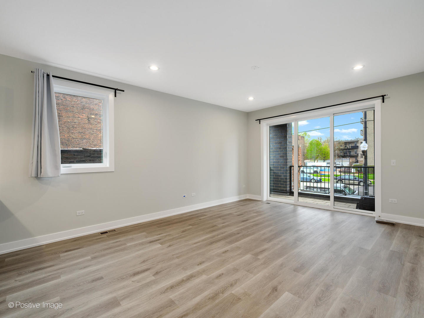 3944 S indiana Street 1F