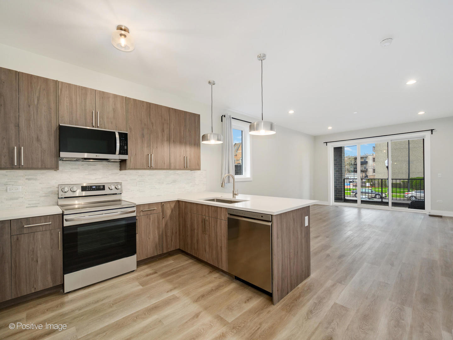 3944 S indiana Street 1F