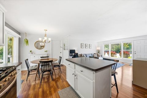 Tiny photo for 924 Bradford Lane, Schaumburg, IL 60193 (MLS # 12627158)