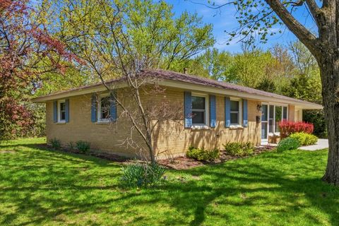 Tiny photo for 924 Bradford Lane, Schaumburg, IL 60193 (MLS # 12627158)