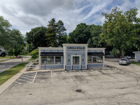 327 S Milwaukee Avenue Libertyville IL 60048
