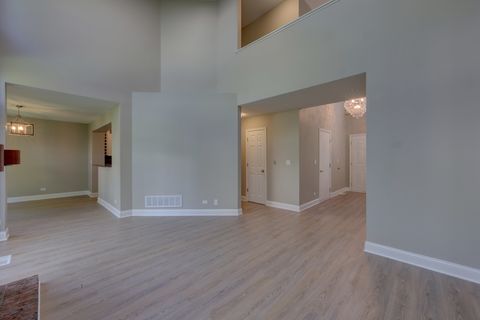 Tiny photo for 195 Island Court #195, Schaumburg, IL 60193 (MLS # 12517776)