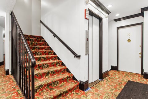 Tiny photo for 20 E Goethe Street #205, Chicago, IL 60610 (MLS # 12789046)