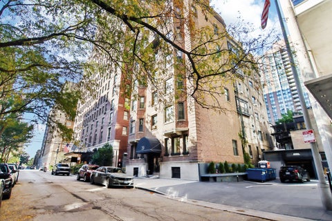 Tiny photo for 20 E Goethe Street #205, Chicago, IL 60610 (MLS # 12789046)