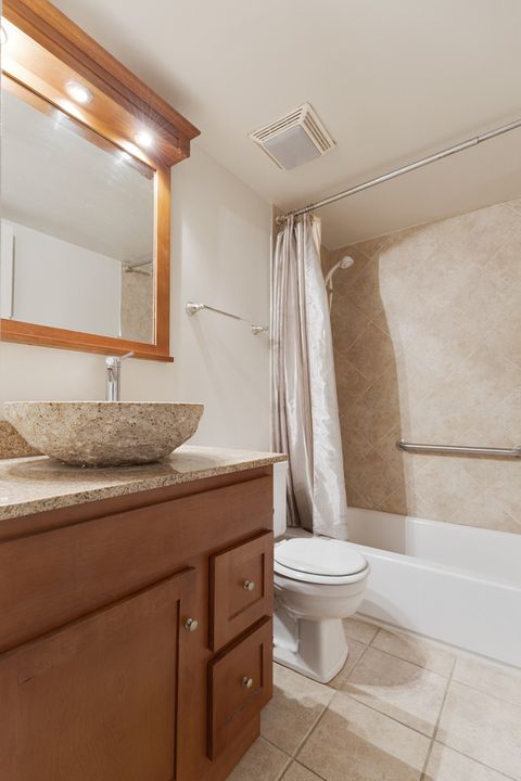 Tiny photo for 242 Shorewood Drive #1B, Glendale Heights, IL 60139 (MLS # 12490383)