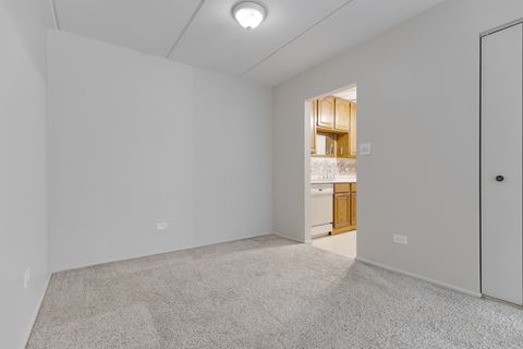 Tiny photo for 242 Shorewood Drive #1B, Glendale Heights, IL 60139 (MLS # 12490383)