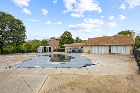 Tiny photo for 242 Shorewood Drive #1B, Glendale Heights, IL 60139 (MLS # 12490383)