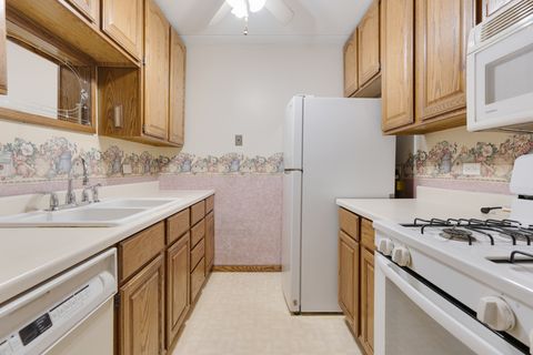 Tiny photo for 242 Shorewood Drive #1B, Glendale Heights, IL 60139 (MLS # 12490383)