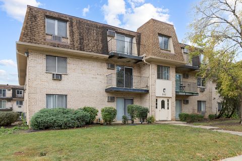 Tiny photo for 242 Shorewood Drive #1B, Glendale Heights, IL 60139 (MLS # 12490383)