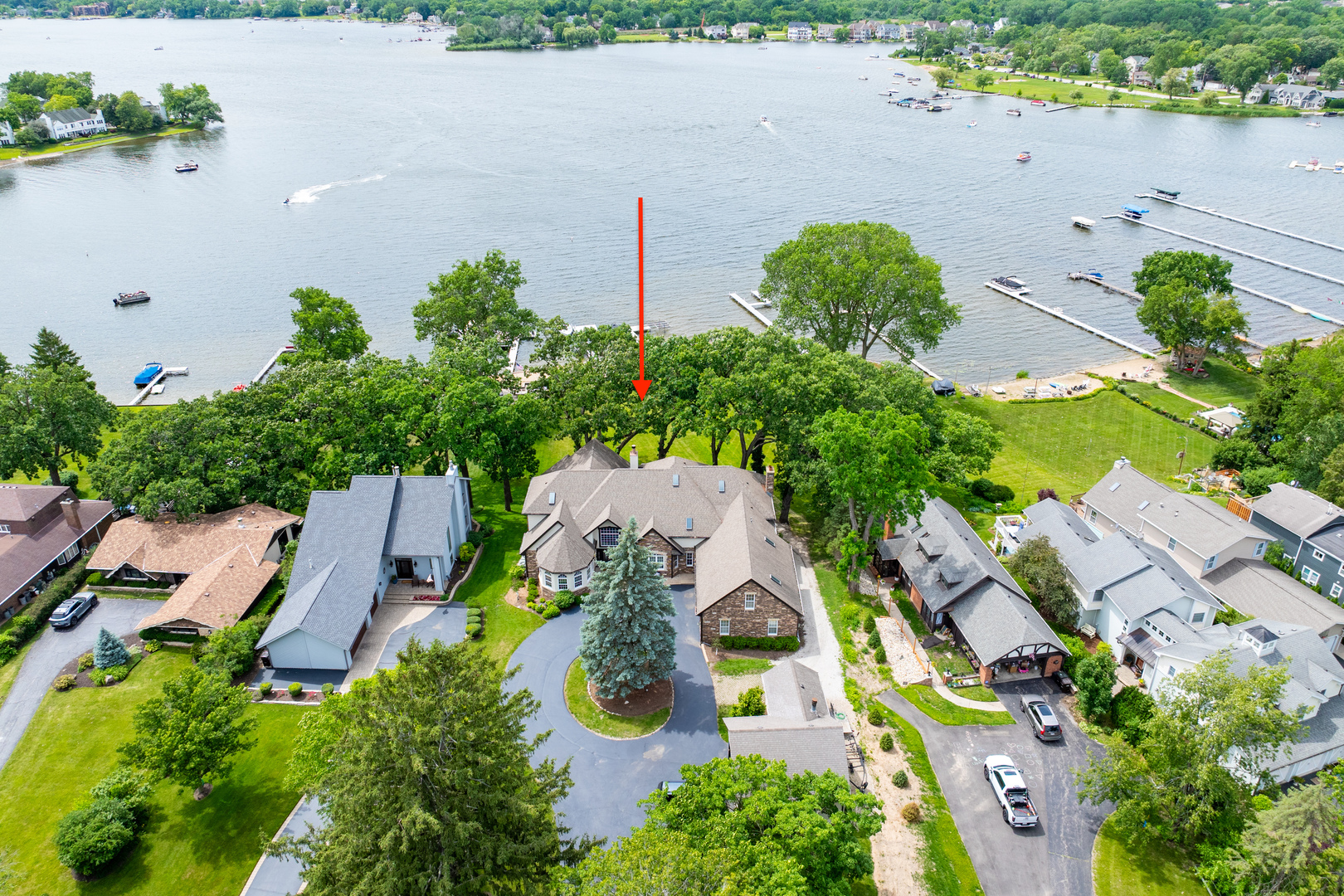 605 Lake Shore Boulevard