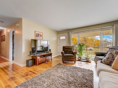 Tiny photo for 550 Norridge Lane, Hoffman Estates, IL 60169 (MLS # 12515338)