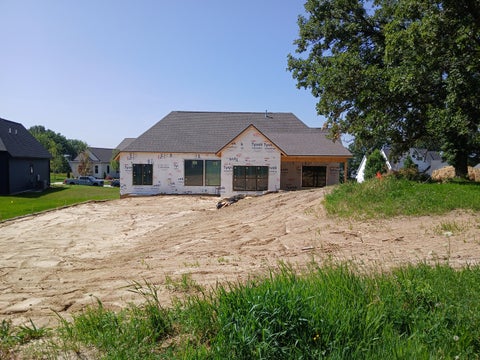 Tiny photo for 4772 WOODLAND Drive, Bettendorf, IA 52722 (MLS # 12633373)
