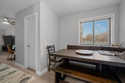 Tiny photo for 7315 Winthrop Way #16, Downers Grove, IL 60516 (MLS # 12521337)