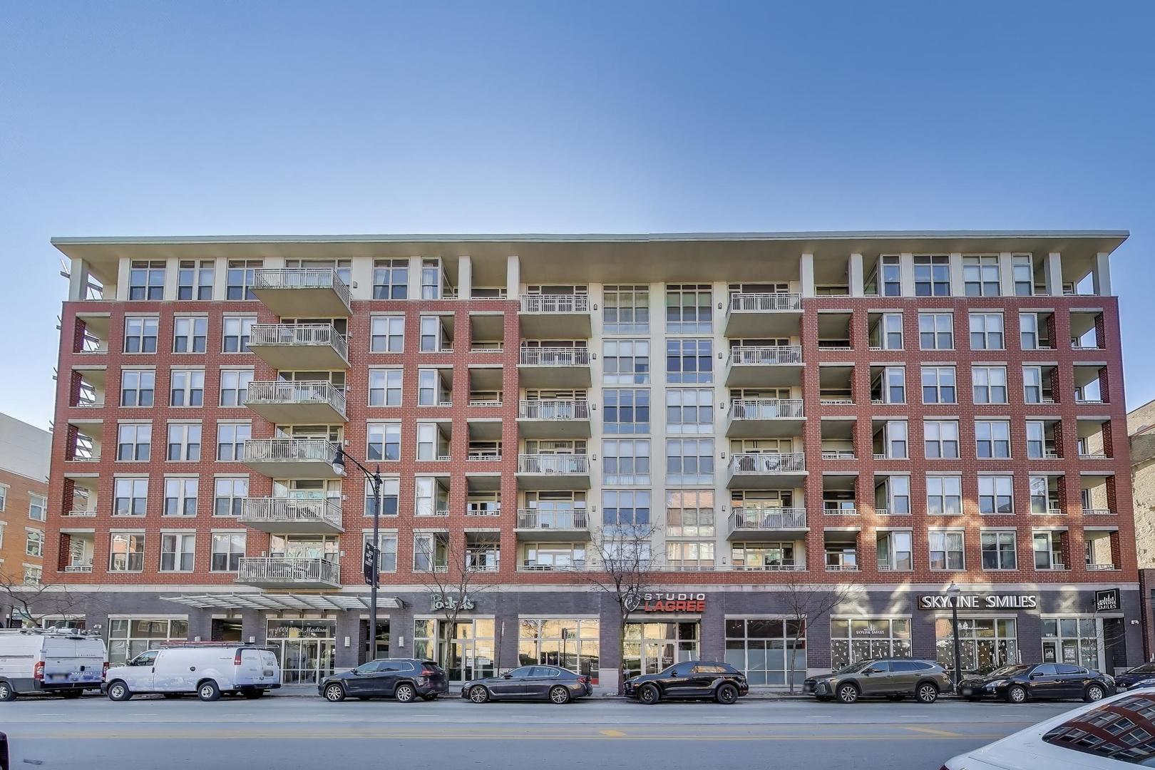 1001 W MADISON Street 704