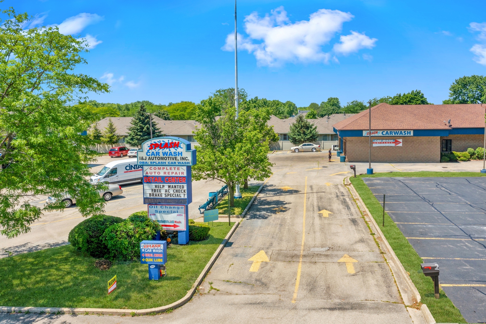 18 W Merchants Drive