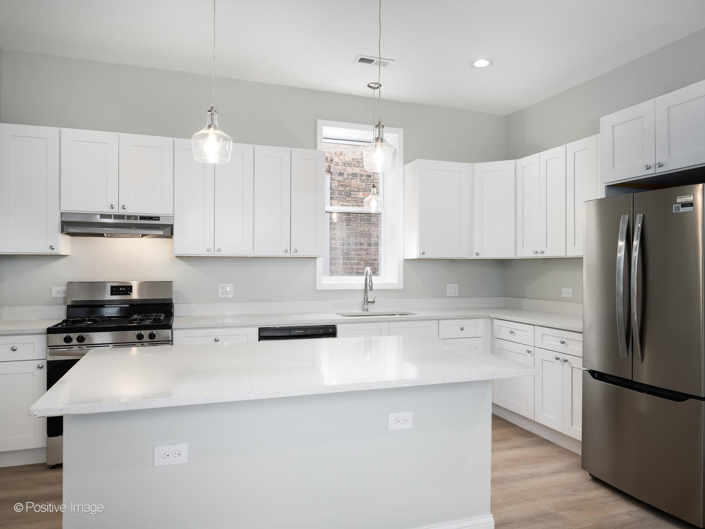 2650 N Sawyer Avenue 2N