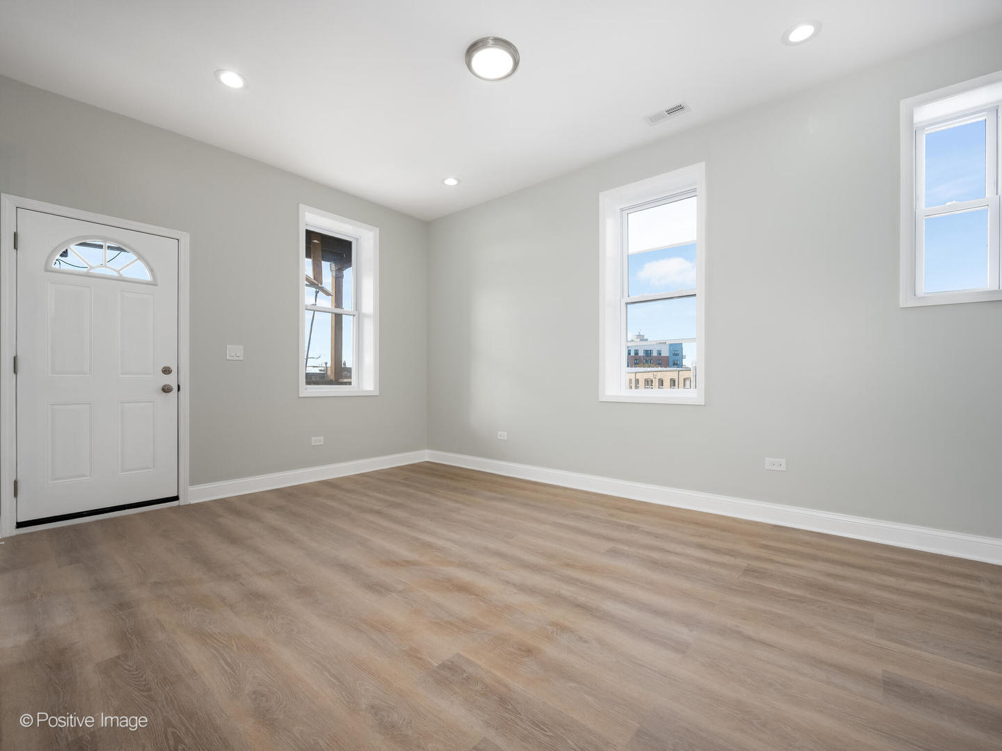 2650 N Sawyer Avenue 2N