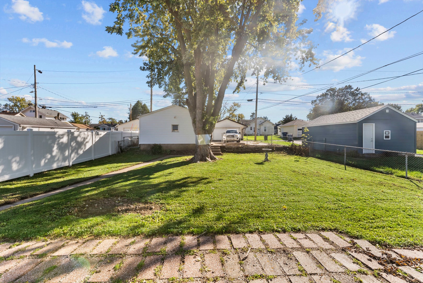323 W 32ND Street