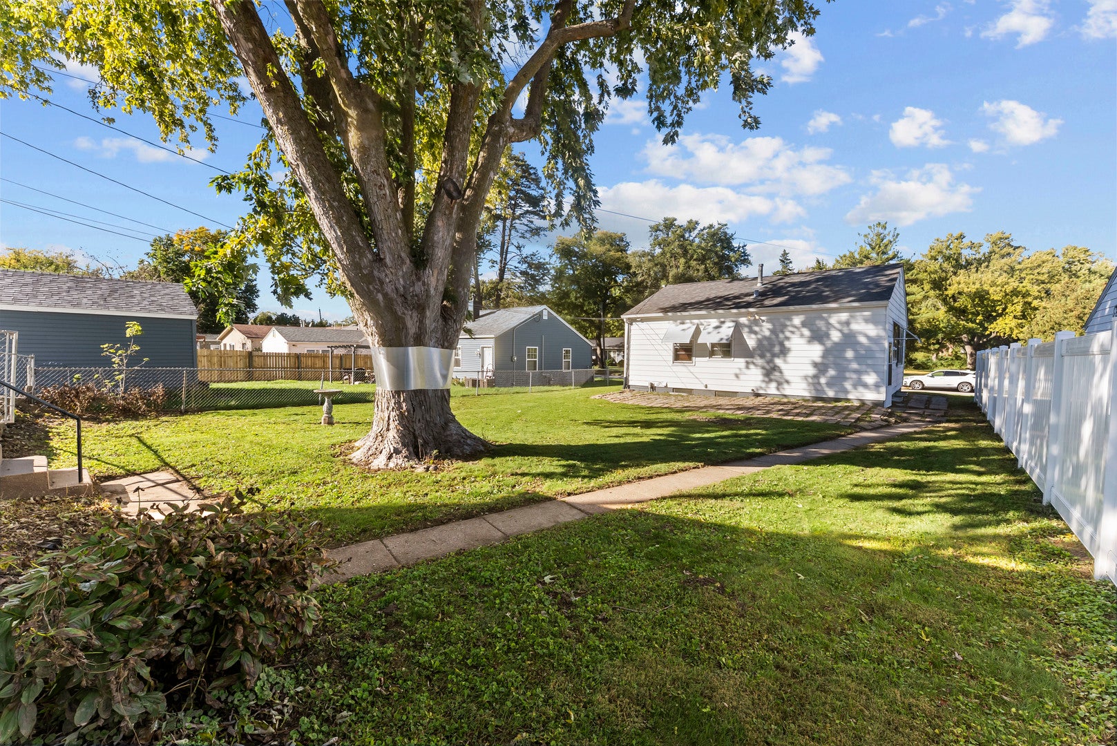 323 W 32ND Street