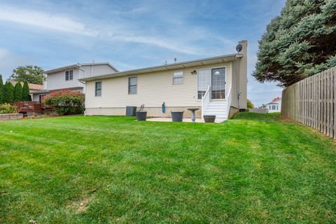 Tiny photo for 2803 Binghampton Lane, Bloomington, IL 61705 (MLS # 12505370)