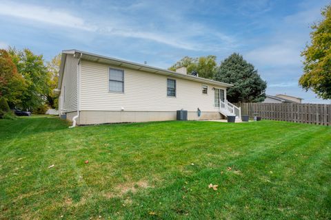 Tiny photo for 2803 Binghampton Lane, Bloomington, IL 61705 (MLS # 12505370)