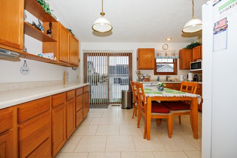 Tiny photo for 2803 Binghampton Lane, Bloomington, IL 61705 (MLS # 12505370)