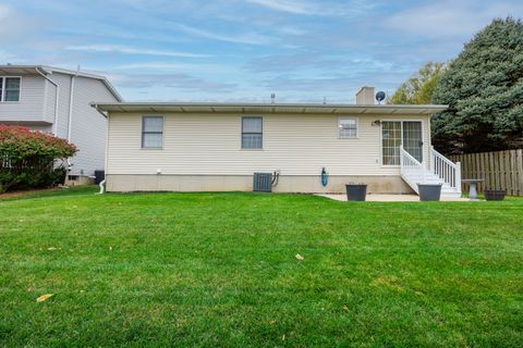 Tiny photo for 2803 Binghampton Lane, Bloomington, IL 61705 (MLS # 12505370)