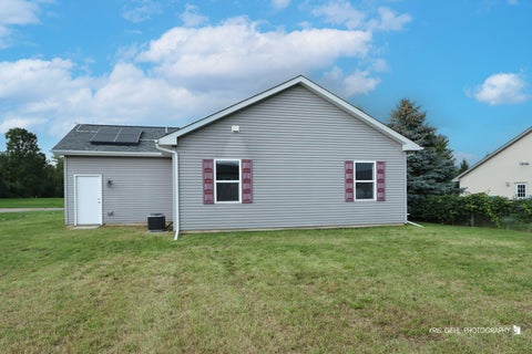 Tiny photo for 1410 Thomas Drive, Woodstock, IL 60098 (MLS # 12739971)