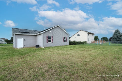Tiny photo for 1410 Thomas Drive, Woodstock, IL 60098 (MLS # 12739971)