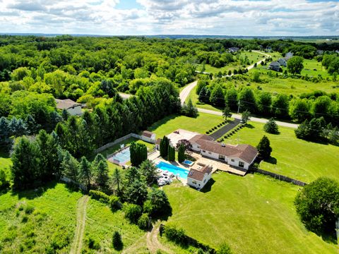 Tiny photo for 704 N Rose Farm Road, Woodstock, IL 60098 (MLS # 12687567)