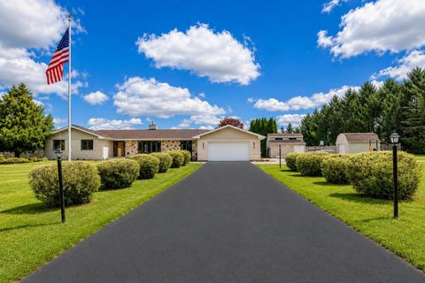 Photo of 704 N Rose Farm Road, Woodstock, IL 60098 (MLS # 12687567)