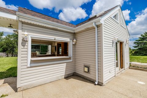 Tiny photo for 704 N Rose Farm Road, Woodstock, IL 60098 (MLS # 12687567)