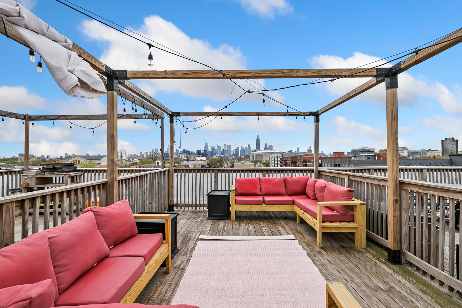 5 N Oakley Boulevard 208
