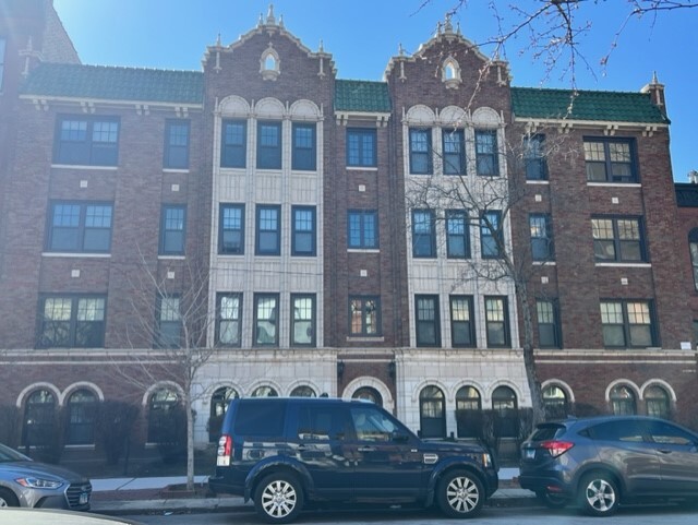 1824 N Lincoln Park West 304