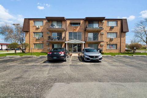 Tiny photo for 11000 Central Avenue #1A, Chicago Ridge, IL 60415 (MLS # 12612101)