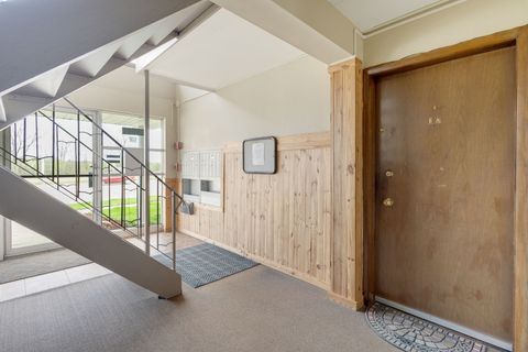 Tiny photo for 11000 Central Avenue #1A, Chicago Ridge, IL 60415 (MLS # 12612101)