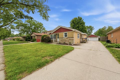 Photo of Midlothian, IL 60445 (MLS # 12738491)