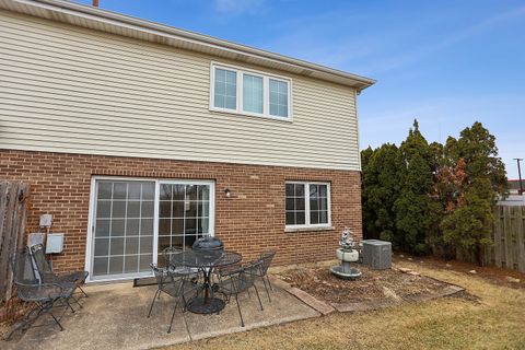 Tiny photo for 11030 S Roberts Road #1, Palos Hills, IL 60465 (MLS # 12557168)