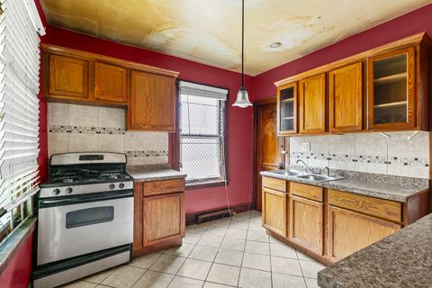 Tiny photo for 6837 S Michigan Avenue, Chicago, IL 60637 (MLS # 12477709)