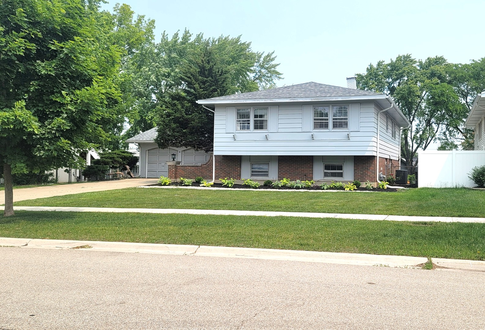 1360 Devonshire Lane