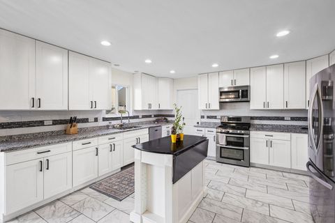 Tiny photo for 353 Charles Drive, Antioch, IL 60002 (MLS # 12678205)