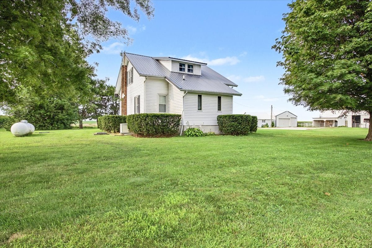 9898 E 1200 North Road