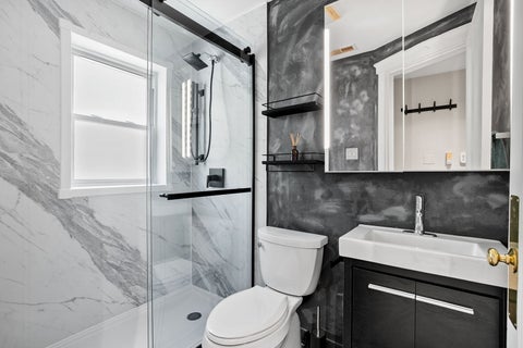 Tiny photo for 7025 N Wolcott Avenue #2, Chicago, IL 60626 (MLS # 12778319)